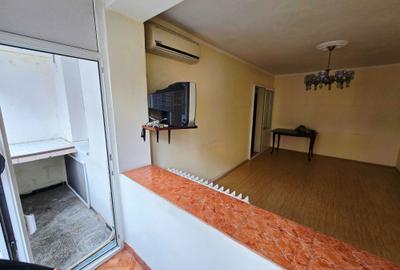 Apartament cu 2 camere decomandat în Alexandru Obregia - 2