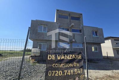 OVIDIU-POIANA- Vila tip duplex cu terasa circulabila.