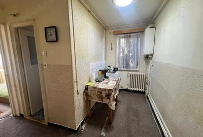 Apartament cu 3 camere semidecomandat în Dâmbu Pietros - 2