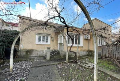 Casă cu 3 camere cu Canalizare în Central - 7