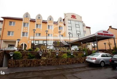 Spațiu comercial, de 4,400 mp, în Central - 11
