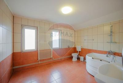 Casă individuală cu 6 camere cu Canalizare în Central - 17