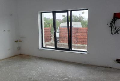 APARTAMENTE CU TERASA SI CURTE, 3 CAMERE - 8