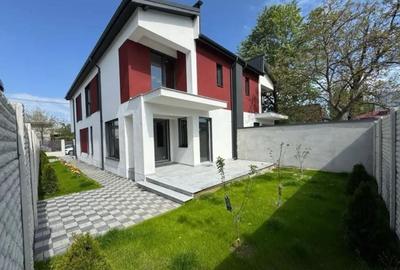 Casă individuală cu 4 camere cu Canalizare în Central - 2