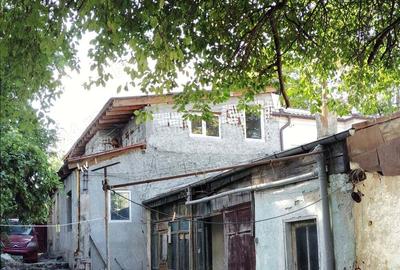 Casă cu 3 camere în Central - 2