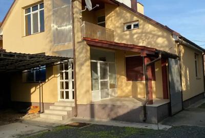 Casa de vanzare in orasul Livada - 2