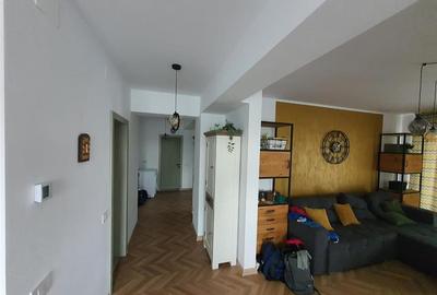Apartament cu 3 camere decomandat în Decebal - 5