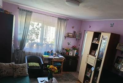 Dacia - Farmacris,  apartament 2 camere decomandat et.4 - 5