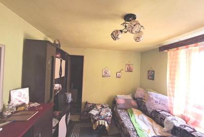 Casa singur in curte in Guserita - 5