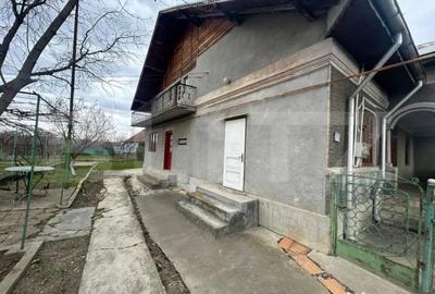 Casă cu 3 camere cu Teren 2700 Mp în Central - 10