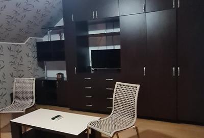 Casă cu 7 camere cu Teren 350 Mp în Est - 4