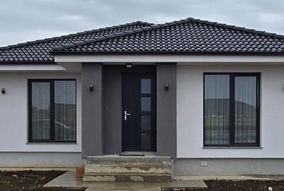 Casă cu 4 camere în Central - 2