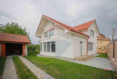 Casa cu 4 camere de vanzare in Santandrei
