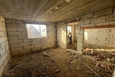 Casă cu 6 camere cu Teren 540 Mp în Săcel - 8