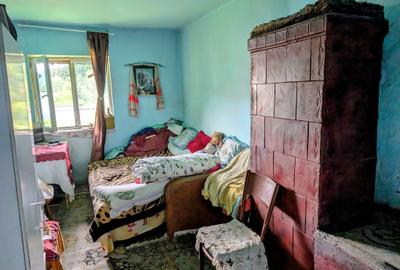 Predeal,P+1,casa din busteni,in spatele terenului-raul Prahova,posibil extindere - 15