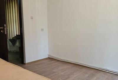 Apartament cu 2 camere semidecomandat în Progresul - 12