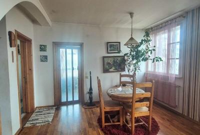 Apartament cu 3 camere semidecomandat în Central - 12