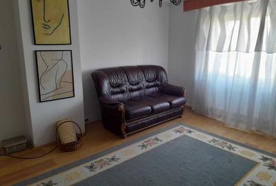 Apartment de vanzare 4 camere, zona Vile Tecuci
