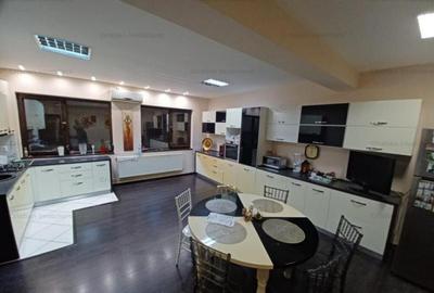 Casă cu 6 camere cu Teren 154 Mp în Central - 4