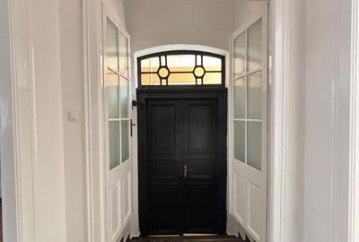 Casă cu 4 camere în Exterior Vest