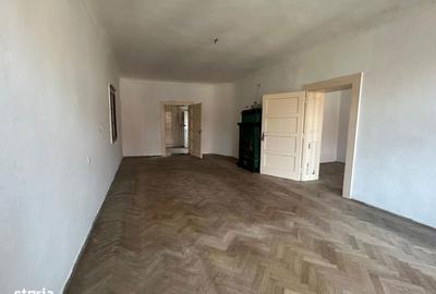 Casă cu 4 camere cu Teren 294 Mp în Centrul Istoric - 3