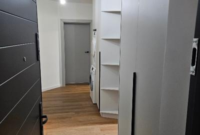 Apartament cu 3 camere semidecomandat, mobilat în 13 Septembrie - 11