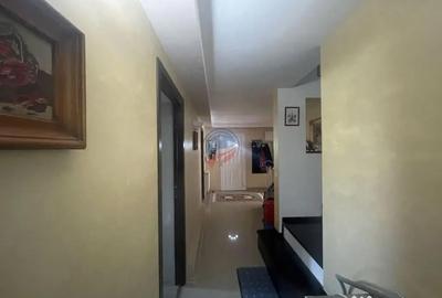 Casă cu 5 camere cu Teren 500 Mp în Șimnicu de Sus