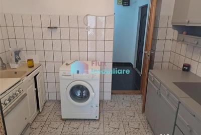 Apartament cu 3 camere decomandat în Obcini - 2