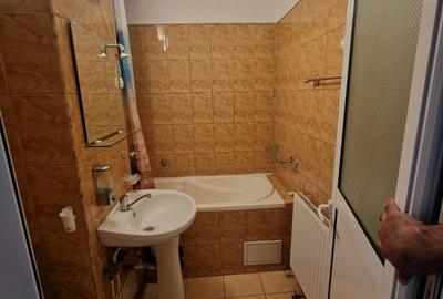 Vest se vinde apartament decomandat doua camere pret 81000 euro negociabil - 16