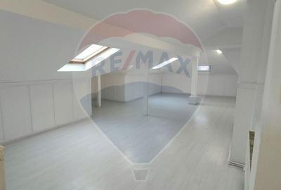 Casă cu 4 camere în Ultracentral