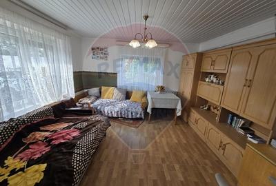 Casă cu 5 camere cu Teren 1233 Mp în Vest - 3