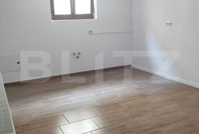 Spațiu comercial, de 60 mp, în Central - 6