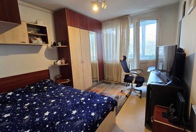 Apartament cu 3 camere semidecomandat în Berceni - 4