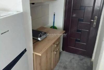 Garsonieră semidecomandată în Tractorul