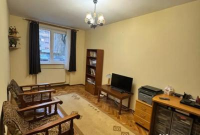 Apartament cu 3 camere decomandat în Săsar - 11