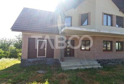Casa noua de vanzare 780 mp teren garaj pivnita in Daia Sibiu - 1