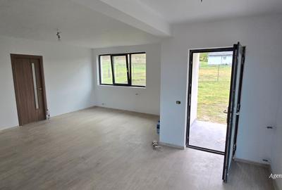 Casă individuală cu 5 camere cu Teren 1000 Mp în Central - 2