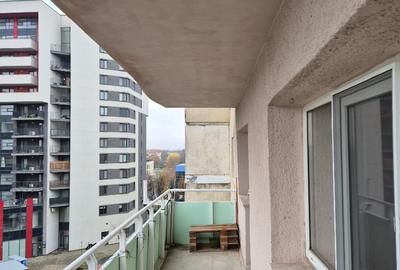 Proprietar , inchiriez apartament , renovat , 4 camere ,zona buna. - 15