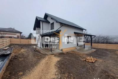 Casă cu 5 camere cu Canalizare în Balciu - 4