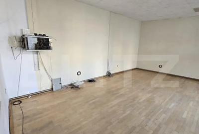 Spațiu comercial, de 223 mp, în Central - 9