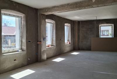 Spațiu comercial, de 105 mp, în Central - 7