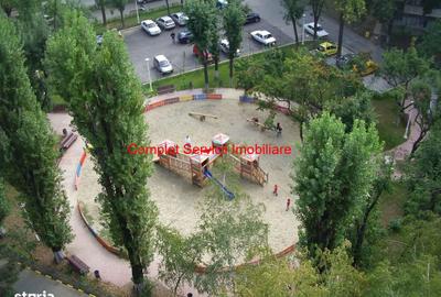 Apartament cu 3 camere în Drumul Taberei