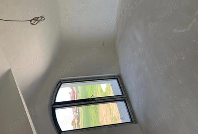 Casă cu 5 camere în Tunari