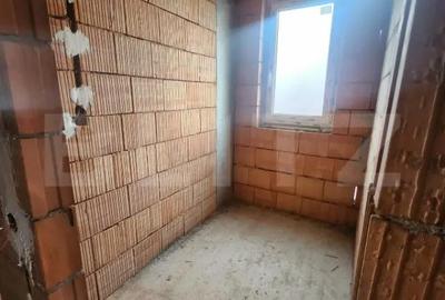 Casă cu 5 camere cu Canalizare în Florești - 1