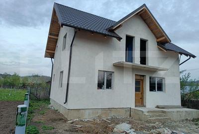 Casă cu 4 camere cu Teren 500 Mp în Brebu