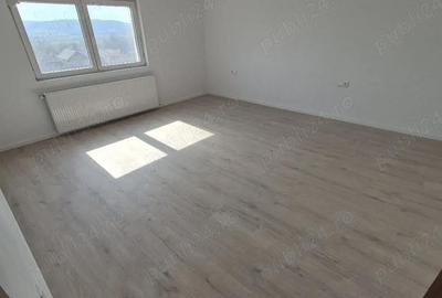 Casă cu Teren 936 Mp în Sântimbru - 1