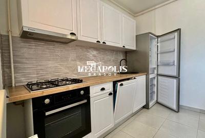 Apartament cu 3 camere decomandat în Tractorul - 4