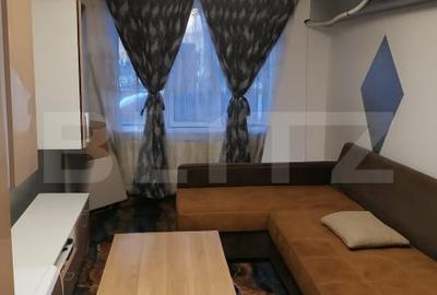 Garsonieră decomandată, mobilată în Bariera Vâlcii