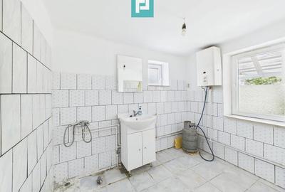 Casă cu 2 camere cu Teren 418 Mp în UTA - 7