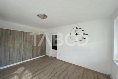 Apartament cu 3 camere semidecomandat, mobilat în Terezian